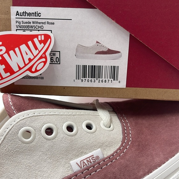 Vans Men’s Authentic
Pig Suede Withered Rose
VN000BW5CHO
Sneakers - Picture 16 of 16